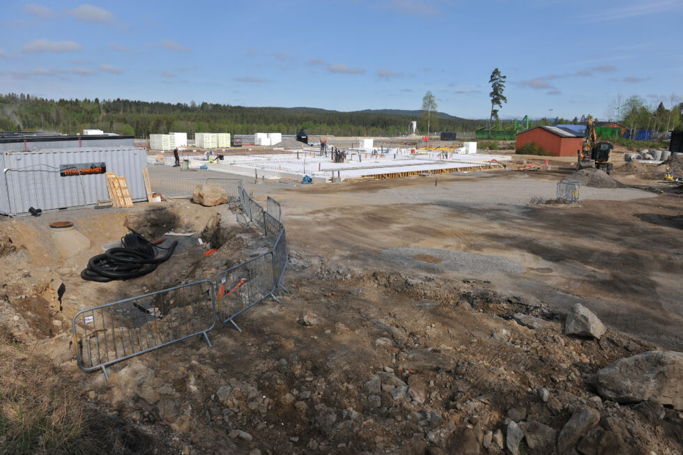 Utrykningstjenester, feierne og kommunalteknikk får plass i nytt senter på Sjøli mellom Skotterud og Matrand.