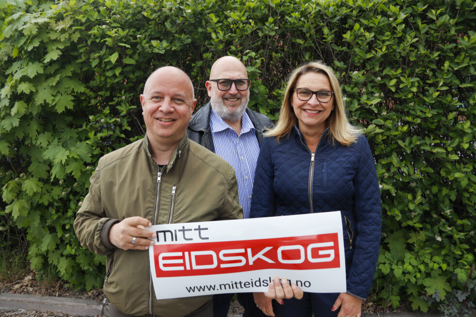 Redaktør Audun Bårdseth (f.v.), journalist Kjetil Hegge og markedskonsulent Elisabeth Sjørbotten.
