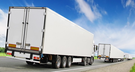 Feil og mangler ved vogntog, semitrailer og varebil ble avdekket i halvparten av kjøretøyene som ble valgt ut for kontroll mandag.