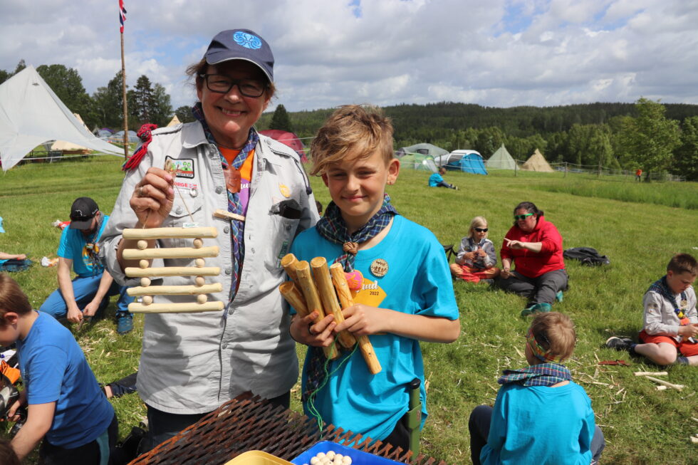 Berit Leithaug Mæhlum og Teddy Svensson Brenden på Ingelsrud med 121 Romerike-speidere denne helga. De kommer gjerne tilbake.