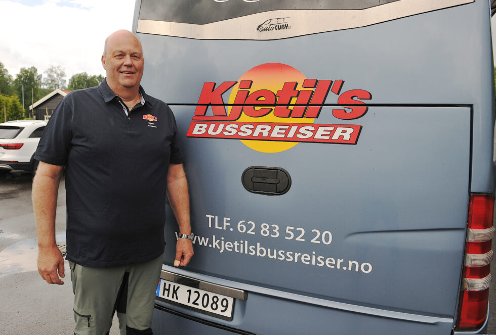 Kjetil Aasberg i Kjetis Bussreiser tror på sommeren.