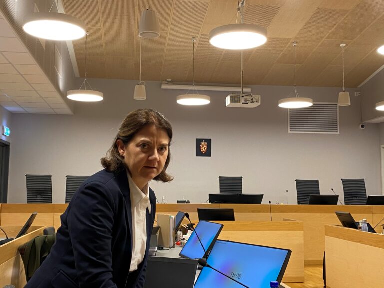 Advokat Siri Brænden er glad for at tingretten trodde på jenta da hun fortalte om stefarens overgrep. Brænden bistår fornærmede gjennom saken.