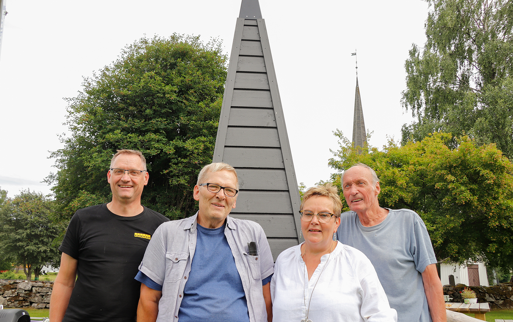 To spir: Cato Rudberg, Kjell R. Hermansen, Mona Teresa Vandrer og Thor Rudberg, har lagt med mange timer med Barnas kirke.