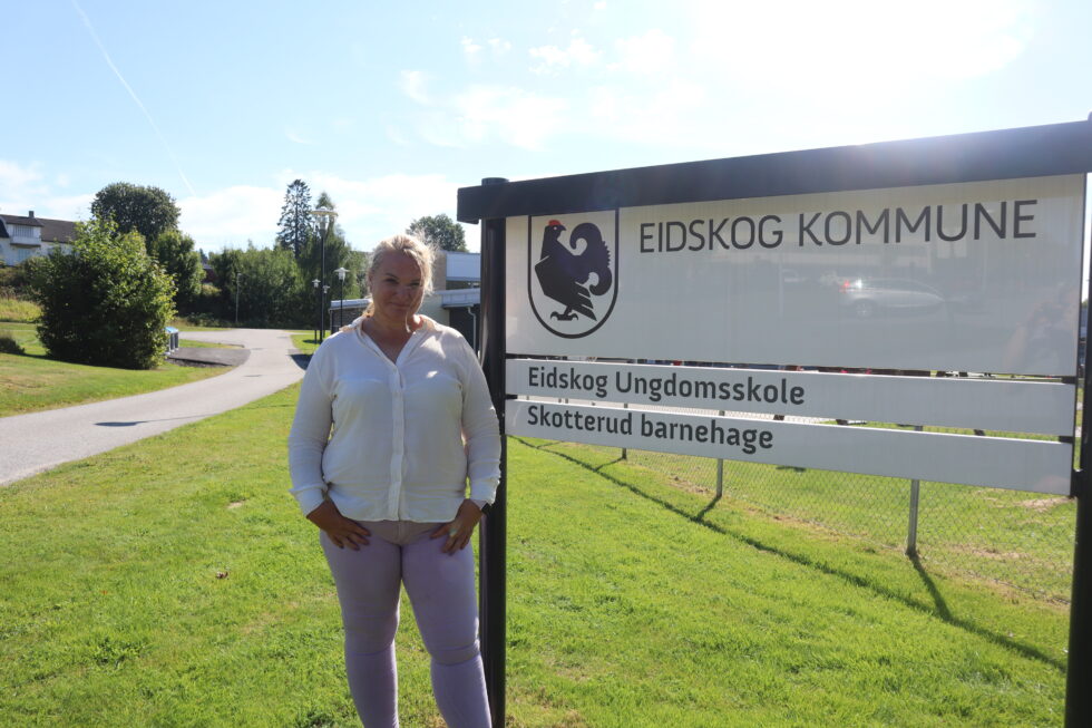 Kjersti Regine Westeng, rektor ved Eidskog ungdomsskole, skal gjøre så godt hun kan for å markere endt skolegang.