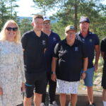 Ordfører Kamille Thue (f.v.) gleder seg over at det kommer nye golfere til fra Eidskog gjennom Frisklivssentralens innsats. Her representert med Petter Linstad fra Frisklivssentralen, Erik Torkildsbråten, Tone Samsonstuen, Håvard Høgda og Dag Frode Korsmo.