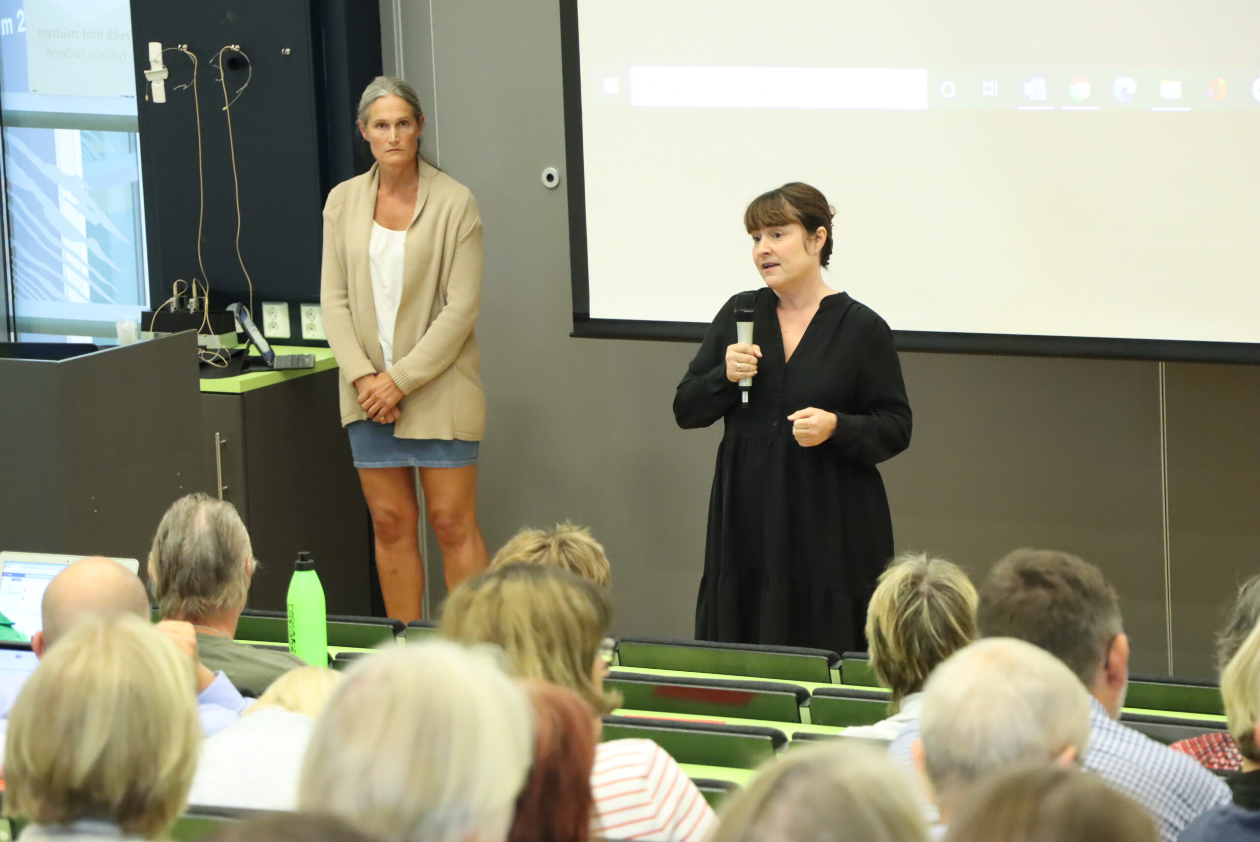 Nord-Odal-ordfører Ragnhild Haagenrud Moen (t.v.) og Kongsvinger-ordfører Eli Wathne.