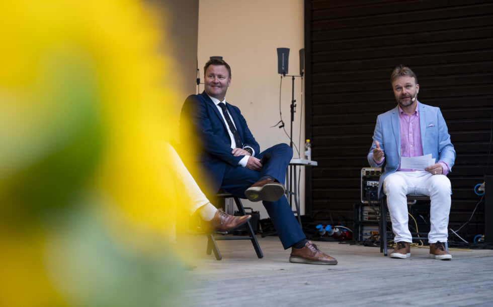I Norge har det så langt blitt laget to rapporter om covid, og en tredje er på vei. (f.v.) Espen Nakstad og Johan Birgersson.