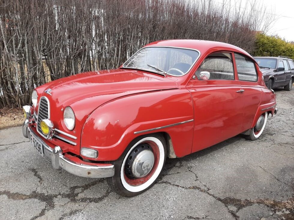 Kjell Sørli solgte sin Saab 96 1962-modell til inntekt for Vestmarka Auto.