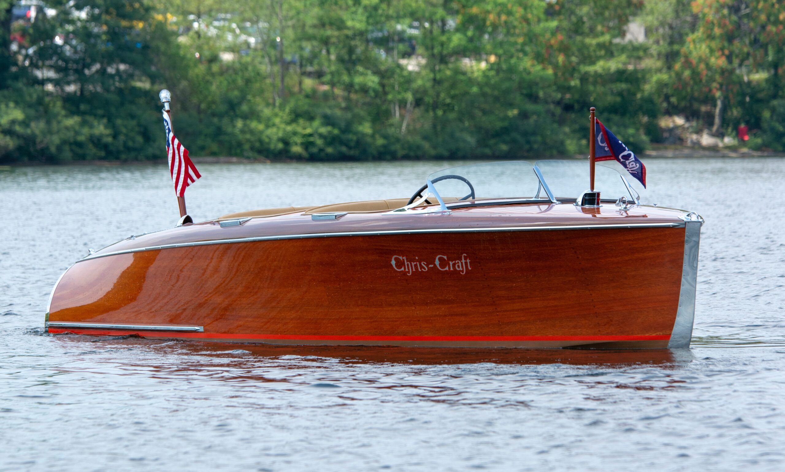 Dette smykke av en Chris-Craft Deluxe fra 1940 var den første trebåten Bjørn Bakken pusset opp.