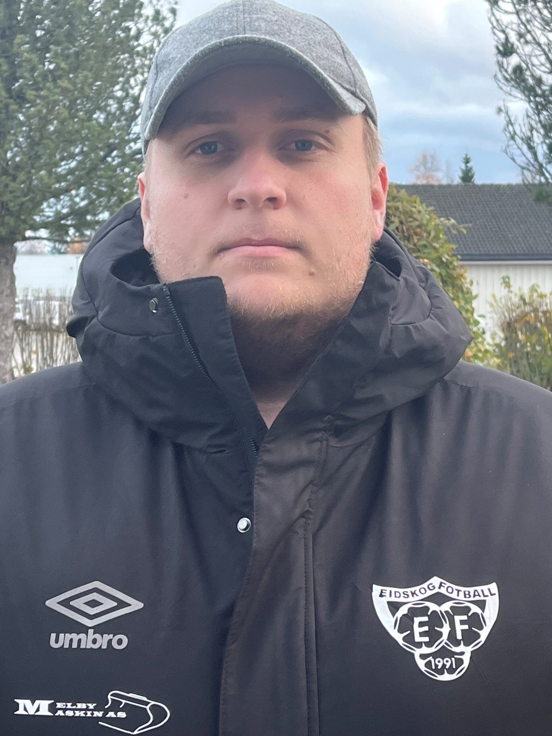 Trener Erik Pettersen håper på god hjelp fra sidenlinjen.