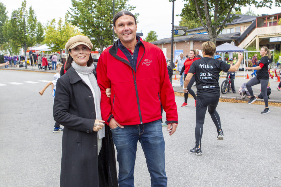 Kulturkonsulent i Eidskog kommune Hilde Mæhlum Sørensen og daglig leder i Eidskog Frivilligsentral Jocke Leveborn Nilsson.