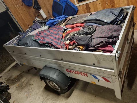 Utstyr til hest ble sendt fra Eidskog til Ukraina.