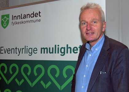 Fylkeskommunedirektør Tron Bamrud.