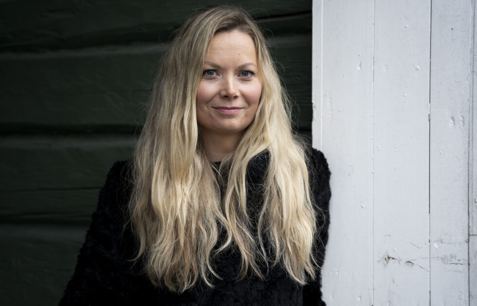 Hun begynte å male under korona. Nå skal Lill Fjeld ha sin første kunstutstilling.