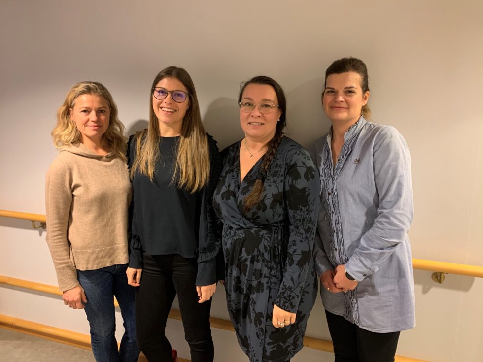 Gründer og tannlege Ellen Merethe Høgseth i Tannlegehjelpen (t.v), tannlege på Eidskog tannklinikk, Benedikte Grimsøen, fagleder Laila Thrane Asp på Skotterudtunet, og fagleder Irina B Sørensen..