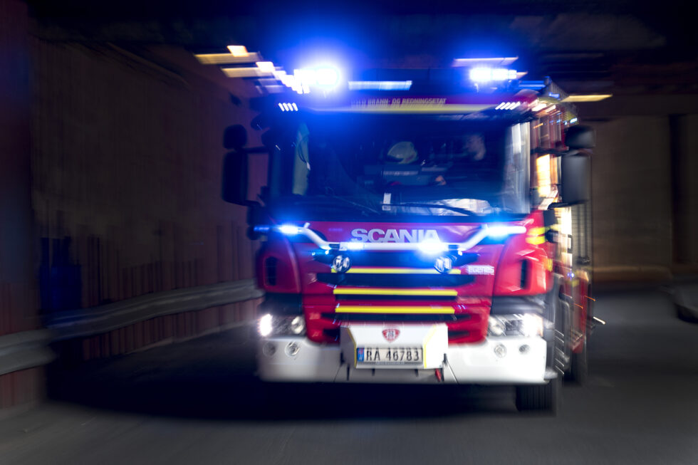 Oslo  20170707.
Brannbil under utrykning / i aksjon / i fart. i Oslo brann- og redningsetat. Bllys.
Foto: Gorm Kallestad / NTB
NB! Kun redaksjonell bruk