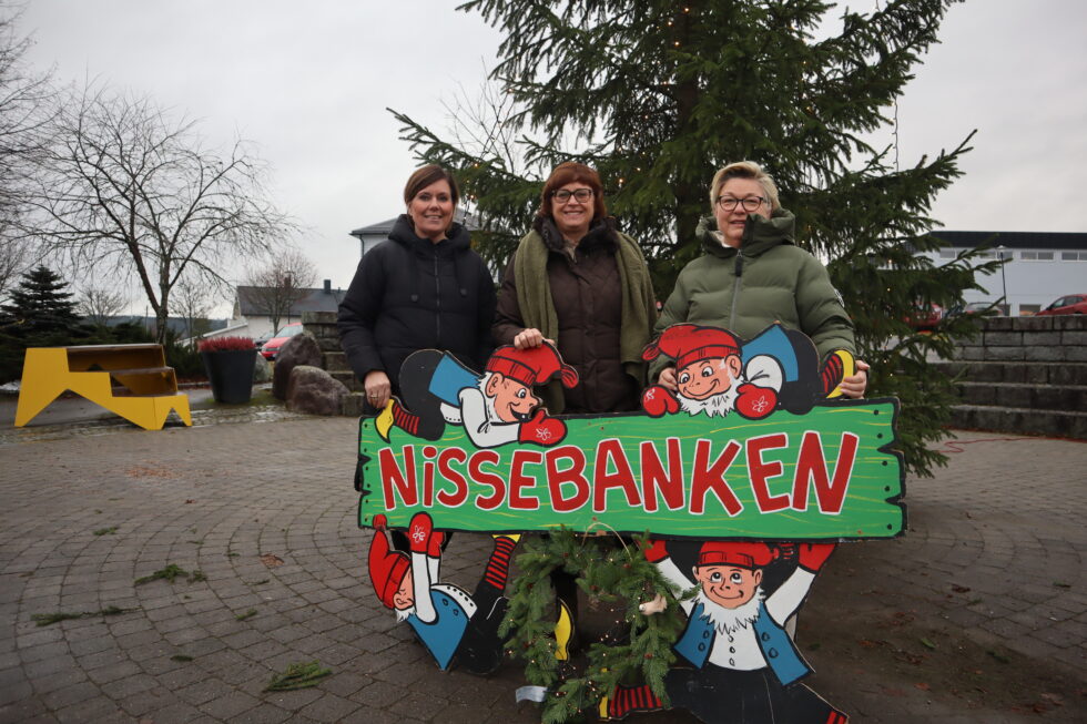 Daglig leder i Eidskog Markedsforening, Line Billerud (t.v), finansrådgiver i SpareBank1 Østlandet, Åse Torp Andersson, og styremedlem i Skotterud Grendeutviklingslag, Hilde Aasum Olsen inviterer til Liv&Røre lørdag.
