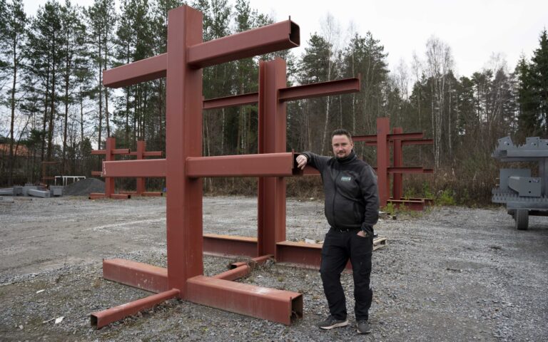 Det meste som produseres på EMV Constructions på Magnor er massivt. Derfor trengs det også massive stativer.