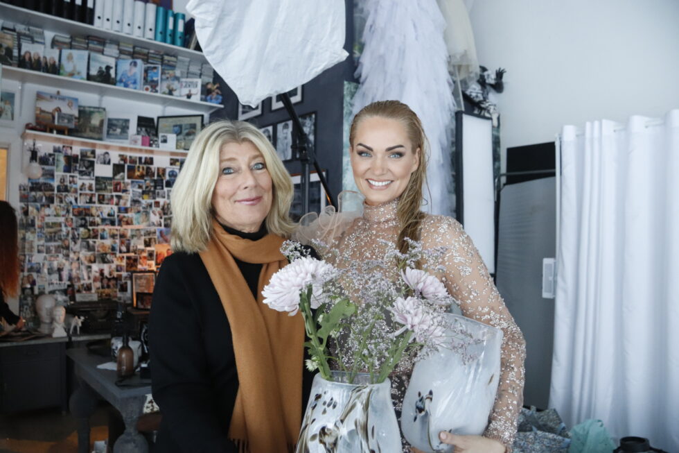 Markedssjef hos Magnor Glassverk, Lena Klanderud, og influencer Marna Haugen forteller at den nye kolleksjonen, ikke blir den siste.