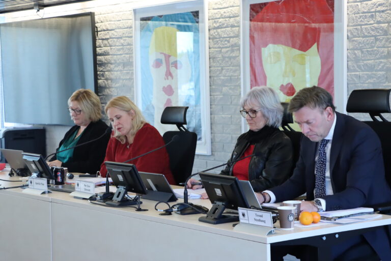 Framhaldsskolen blir kommunal eiendom med umiddelbar virkning.