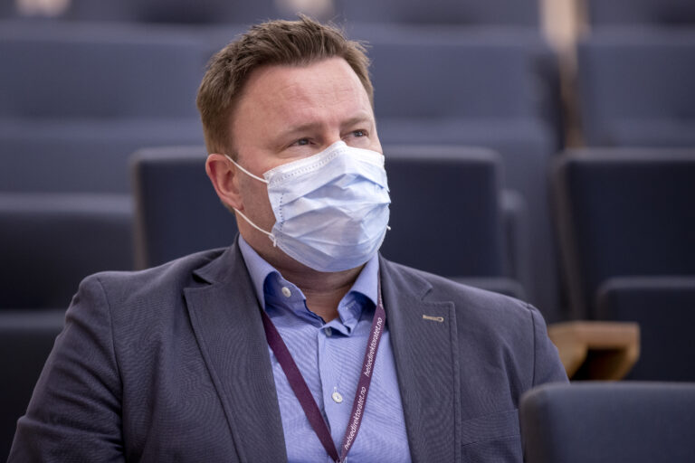 Assisterende helsedirektør Espen Rostrup Nakstad under pressekonferanse hos Helsedirektoratet.