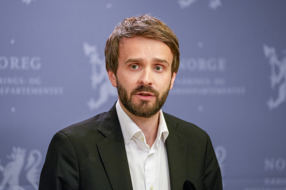 Næringsminister Jan Christian Vestre vil stimulere til økt brukthandel, reparasjon og utlån.