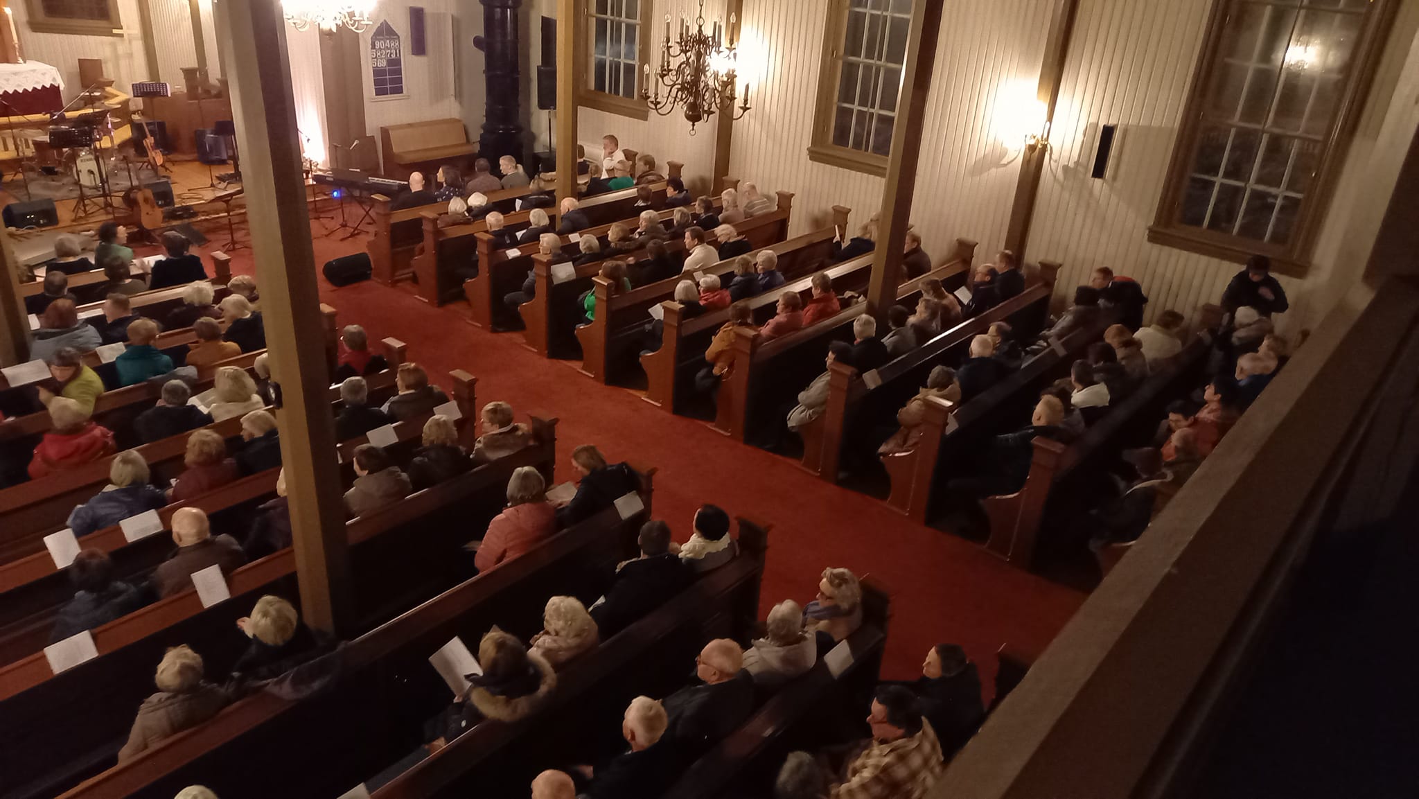 Det ble nærmerst fullsatt i Vestmarka Kirke søndag kveld.