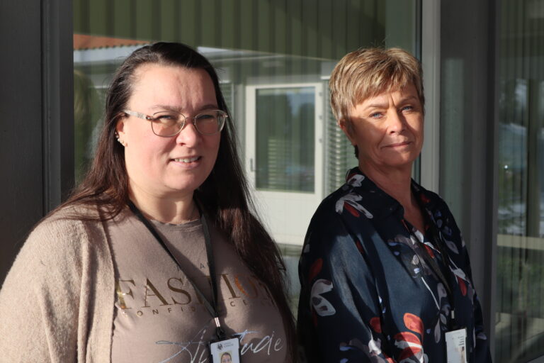 Laila Thrane Asp og Gunn Gjester i Eidskog kommune har sammen med kolleger flyttet dagtilbudet Aktiviteten fra helsetunet og over til Skotterudtunet.