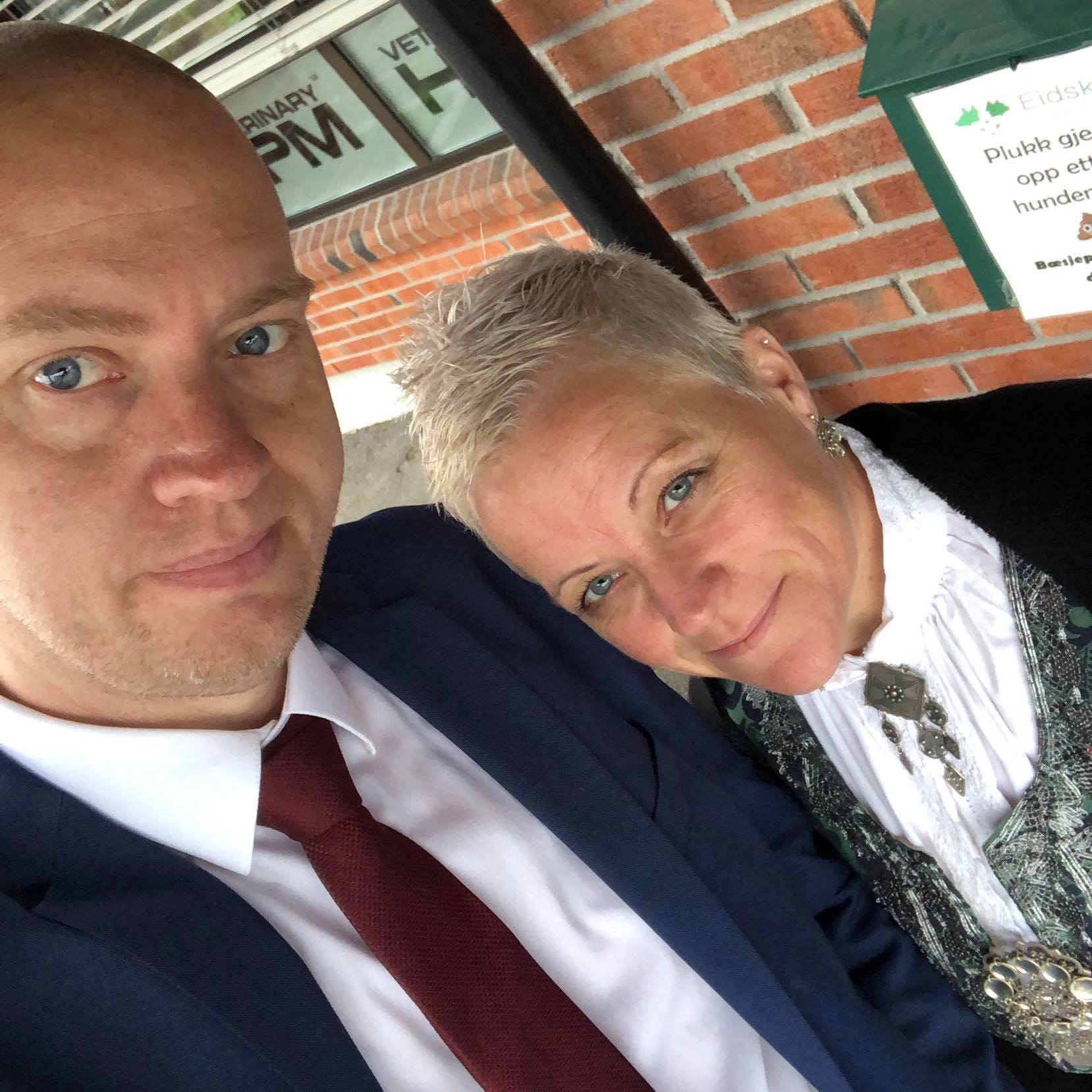 Thomas- og Jane Brenden hadde en ekstra rugemaskin, og donerte den med glede til barnehagen.