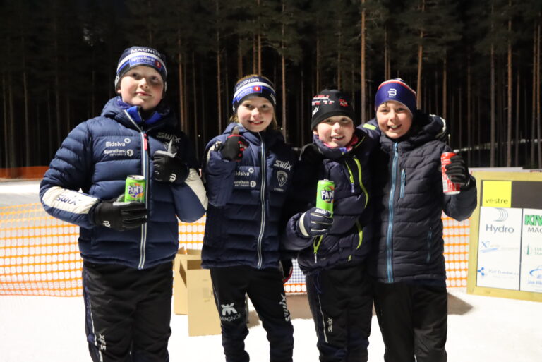 Langrenn fikk sin sesongavslutning for Magnor UL på Liermoen tirsdag kveld. Linus Bodding (t.v.), Karen Brenna, Harald Strand og Ole Bremseth var alle fornøyde med egne prestasjoner.