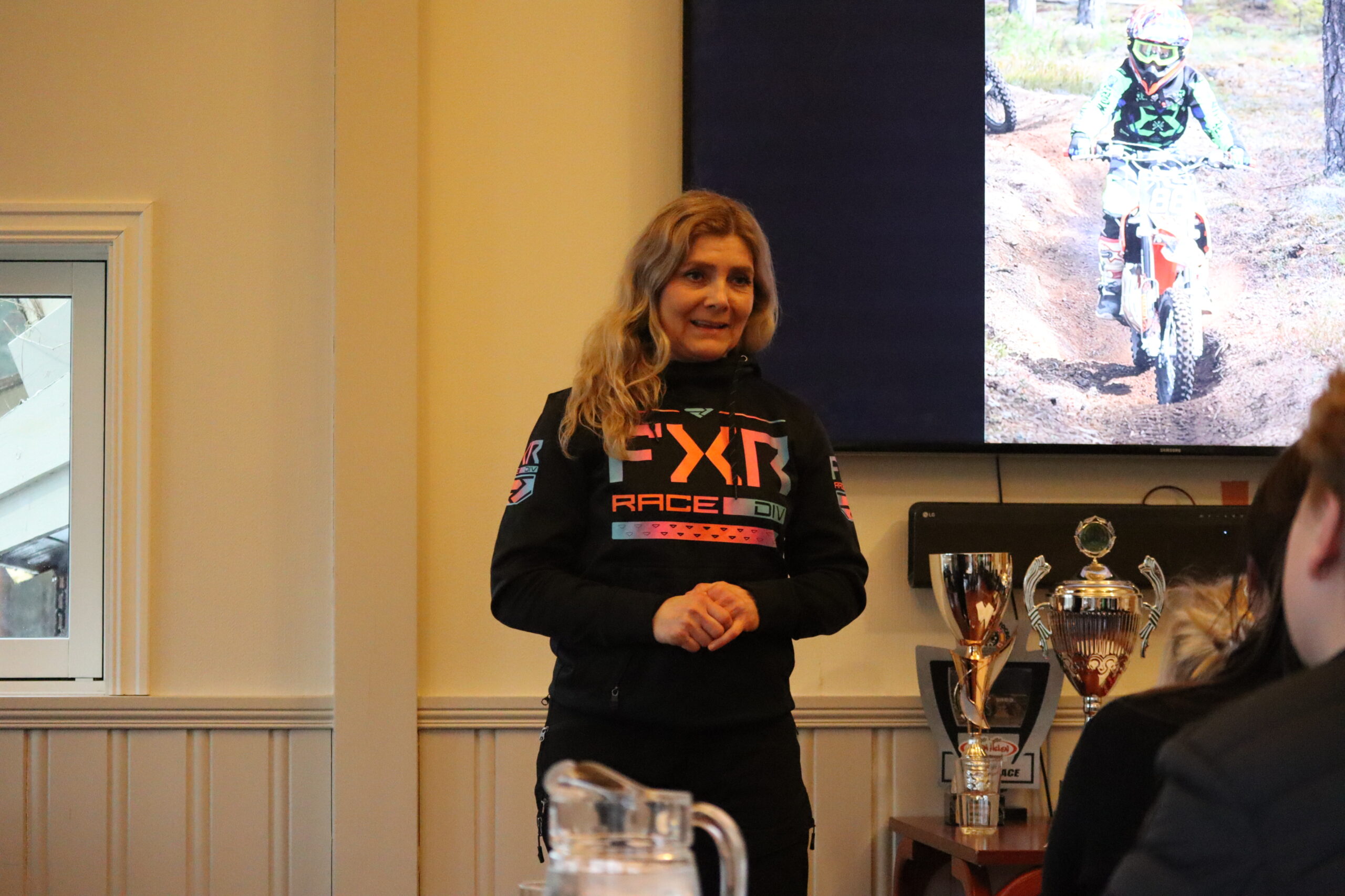 Anita Pedersen har tydelig sett fremveksten av jenter i Motocross, men vil gjerne se flere
