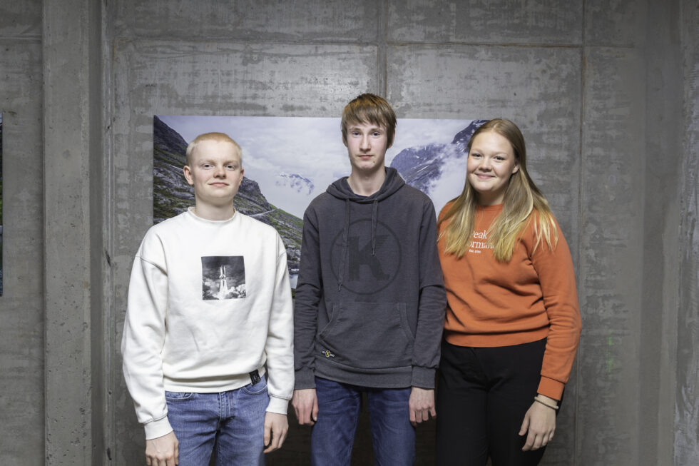 Oscar Richardsen (t.v.), Asbjørn Lande, og Clara Øiseth Johansen representerte Eidskog ungdomsskole under Matteknekker`n
