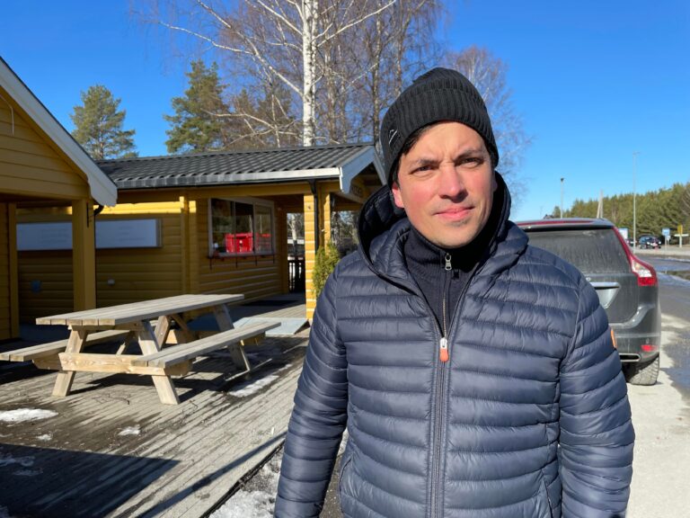 Lars Christian Amundsen takker Eidskog og Kongsvinger Septik for innsatsen.