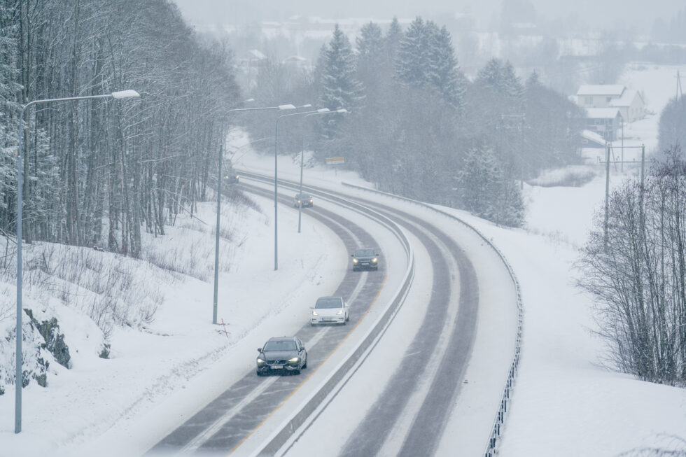 Det ventes mye nedbør 1. mai. På enkelte steder kan det komme som snø.