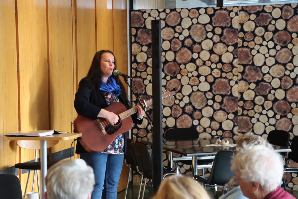 Birgit Brinck spilte hovedrollen under markeringen av 8. mai på rådhuset.