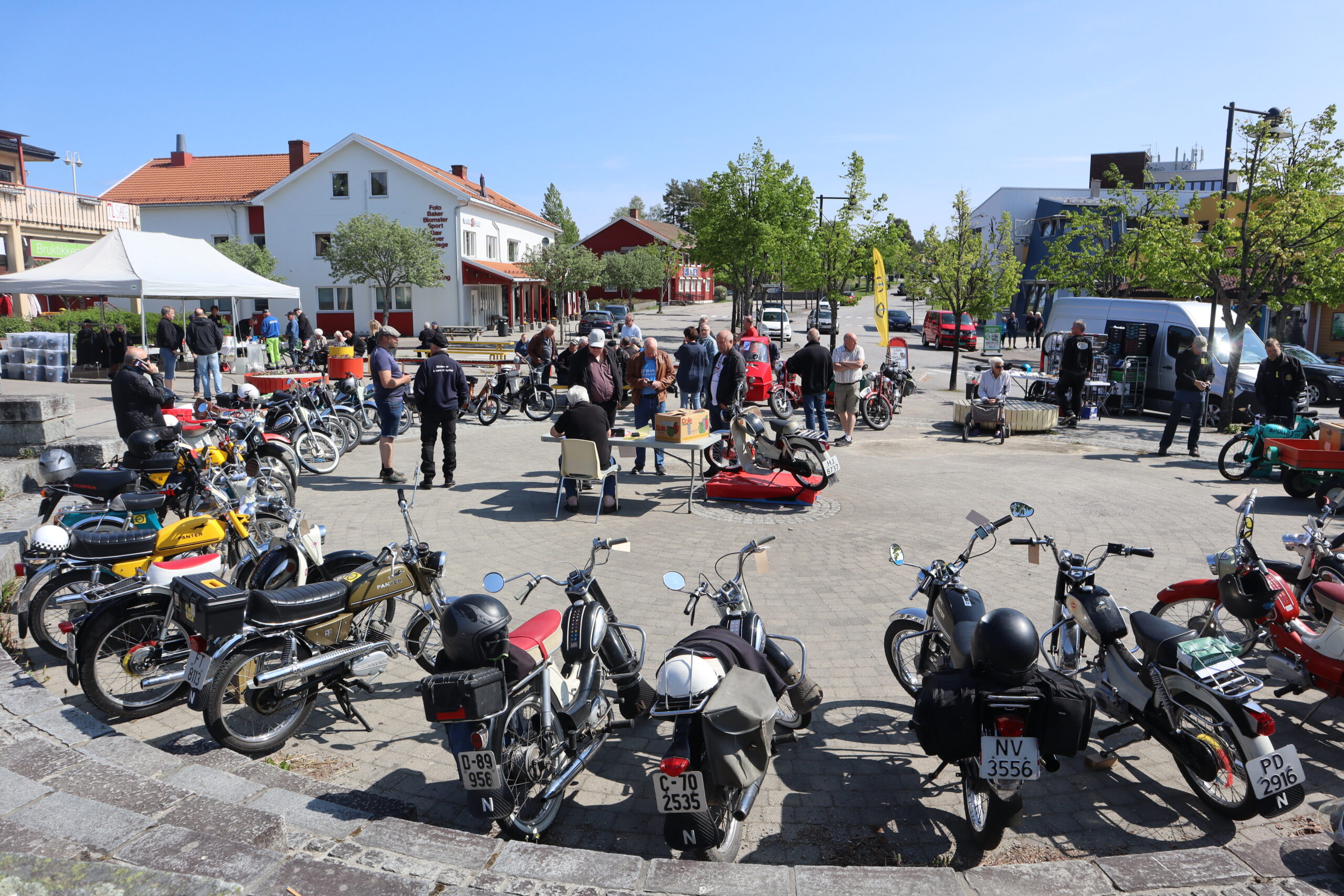 Mopeder fylte opp Emmas plass