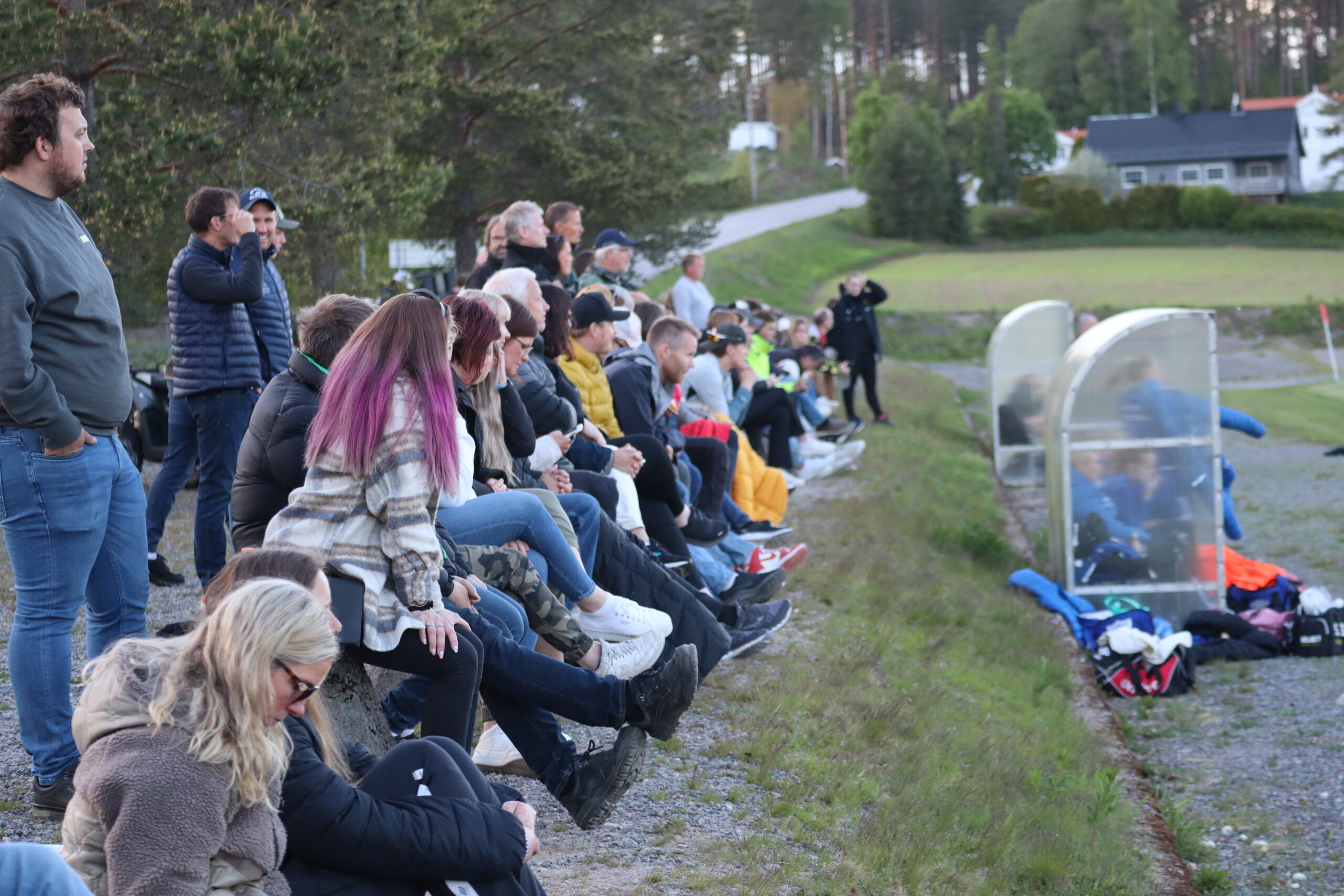 Godt oppmøte av tilskuere, og hjemmelaget leverte varene.