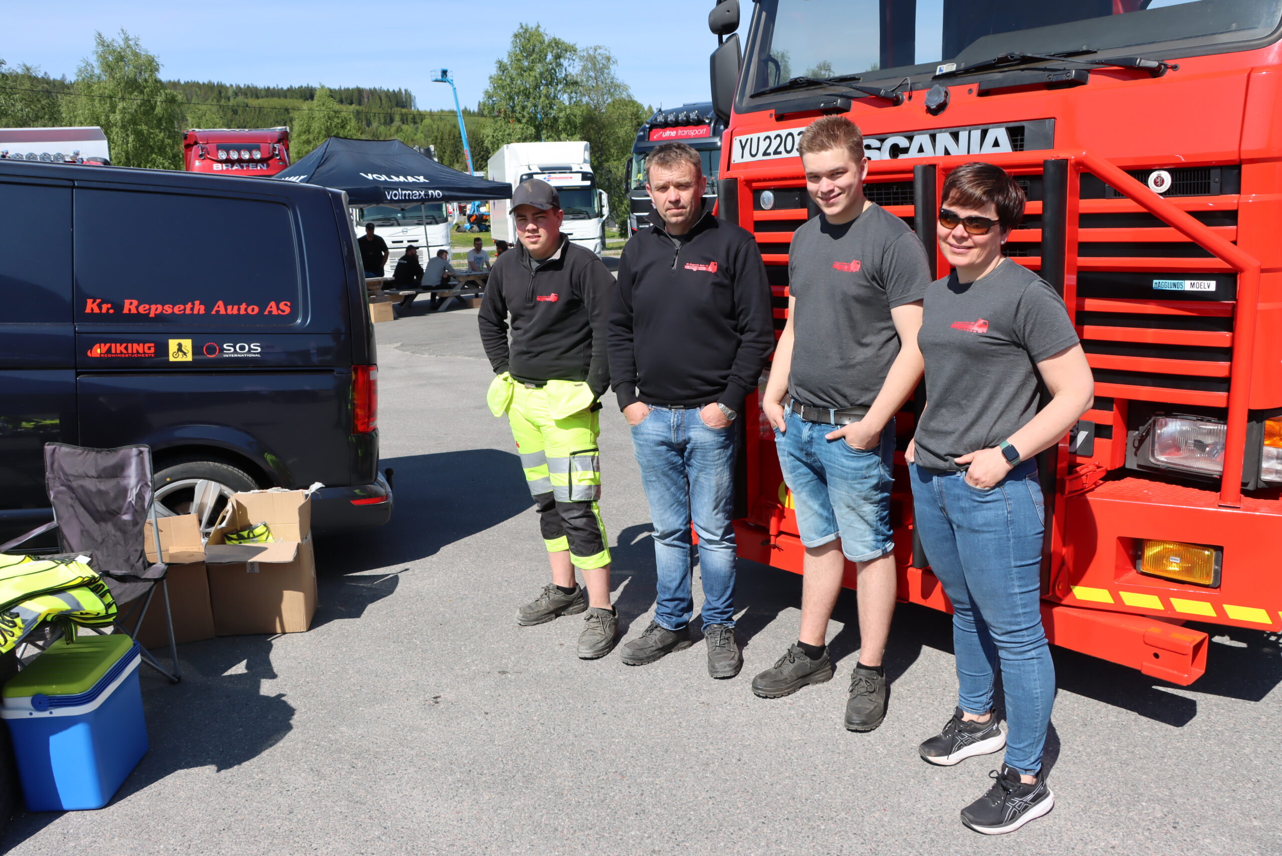 Kr. Repseth Auto representert med Magnus Karlsson (t.v.), Lars Erik Karlsson, Kasper Karlsson og Karianne Hauga tok også turen fra Skotterud.