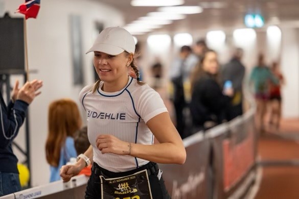 Ida Slorafoss trives med det ekstreme, og det skal hun bryne seg på nok en gang. Her er hun på Bislett i fjor under NM i 24-timers.