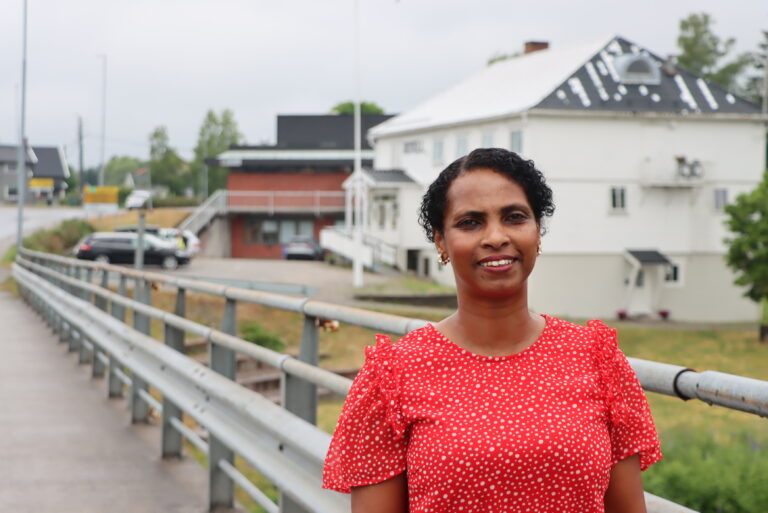 Suhur Lorch-Falch har snart en periode som fylkespolitiker bak seg, og nå vil hun også inn i kommunestyret.