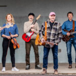 Gamlelandet med Lars Göran Larssa Olsen, Maren Rambøl Ruud, Einar Olsen, Mentz Dagfinn Gressberg, Thormod Strid og Ole Viggo Møllerbråten.
