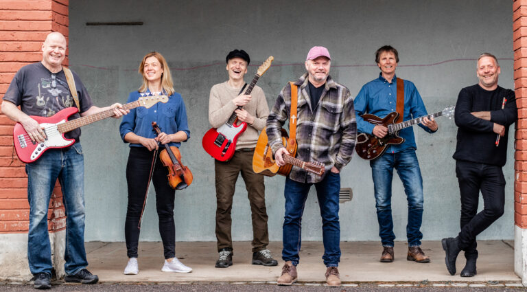 Gamlelandet med Lars Göran Larssa Olsen, Maren Rambøl Ruud, Einar Olsen, Mentz Dagfinn Gressberg, Thormod Strid og Ole Viggo Møllerbråten.