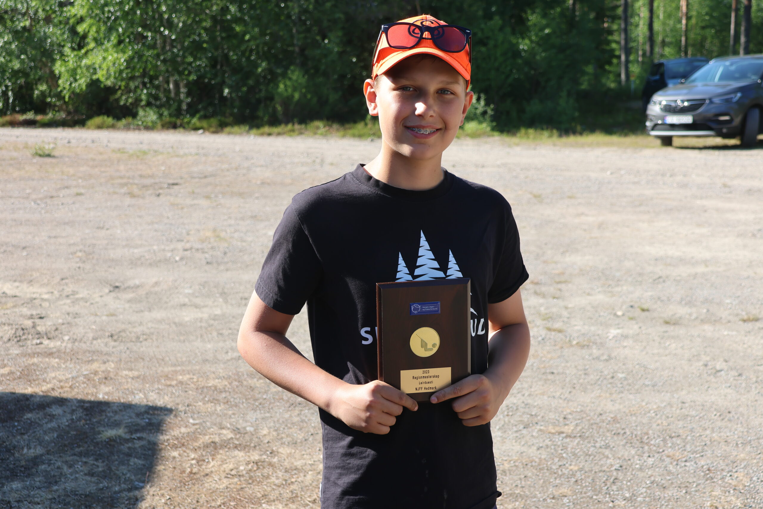 13 år gamle Amund Slaastad Godtlund fra Skotterud ble regionmester i juniorklassen i leirduesti.