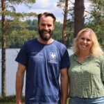 Ordfører Kamilla Thue er imponert over arbeidet John Wirkola Dirksen og hans folk gjør i kommuneskogen. og kaller arbeidet for en stille revolusjon.