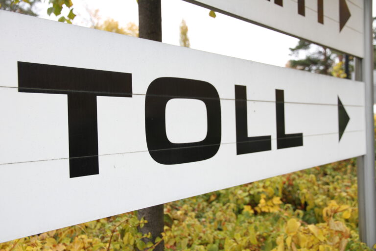 Det trengs flere tolltjenestemenn mener Kjell Arne Hansen og Gjermund Fjeldskogen i Kongsvinger og Eidskog FrP