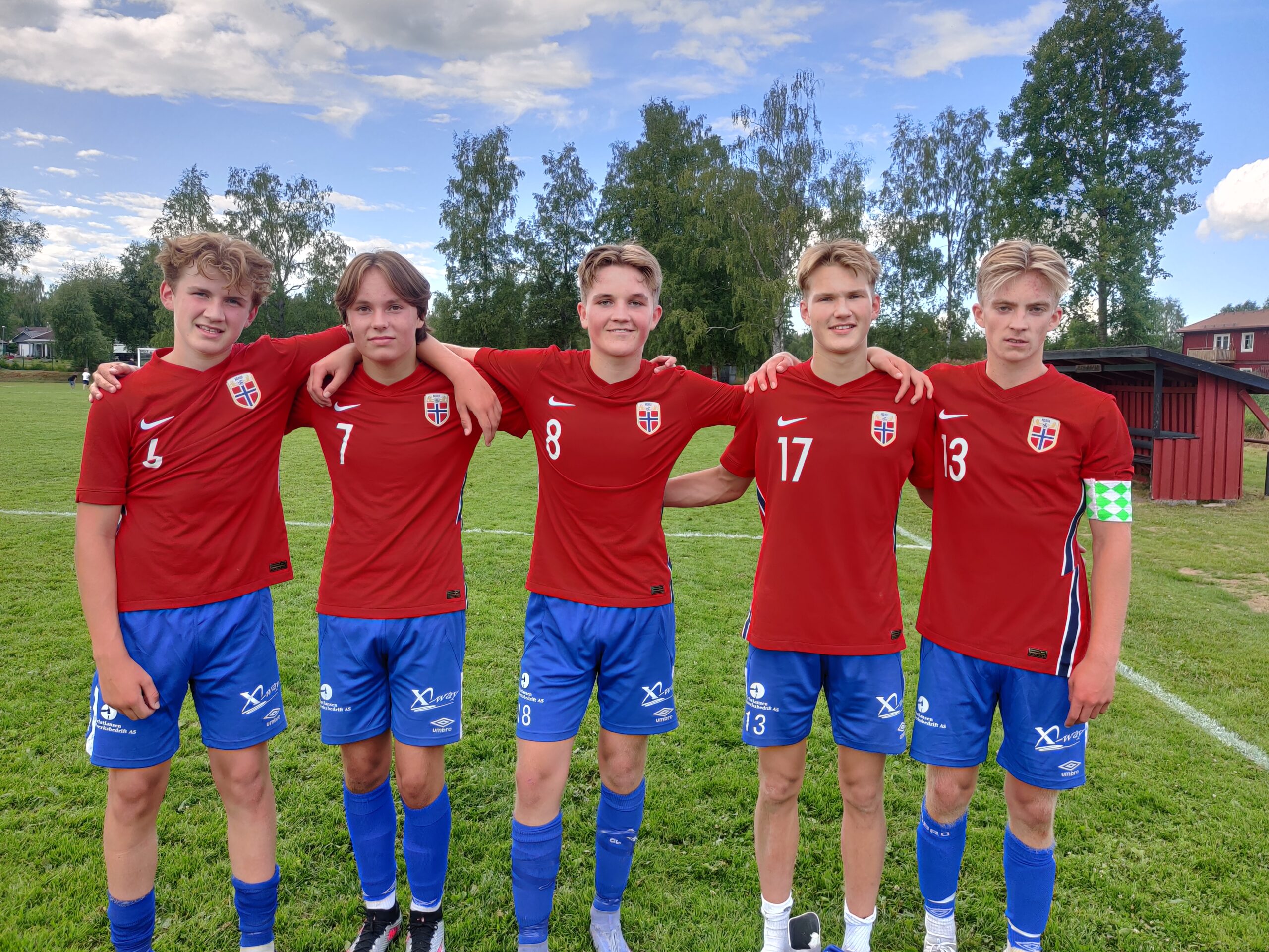 Eidskogs yngste menn i kampen. F.v. Simon Melby, Andre Aurbakken, Henrik Rambøl, Morten Strand Johnsen og Kristian Rambøl.