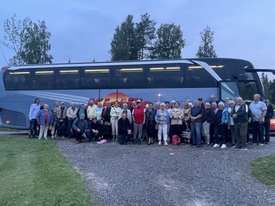74 frivillige utgjør Eidskog frivilligsentral Her fra en busstur for de frivillige med Kjetils Bussreiser..
