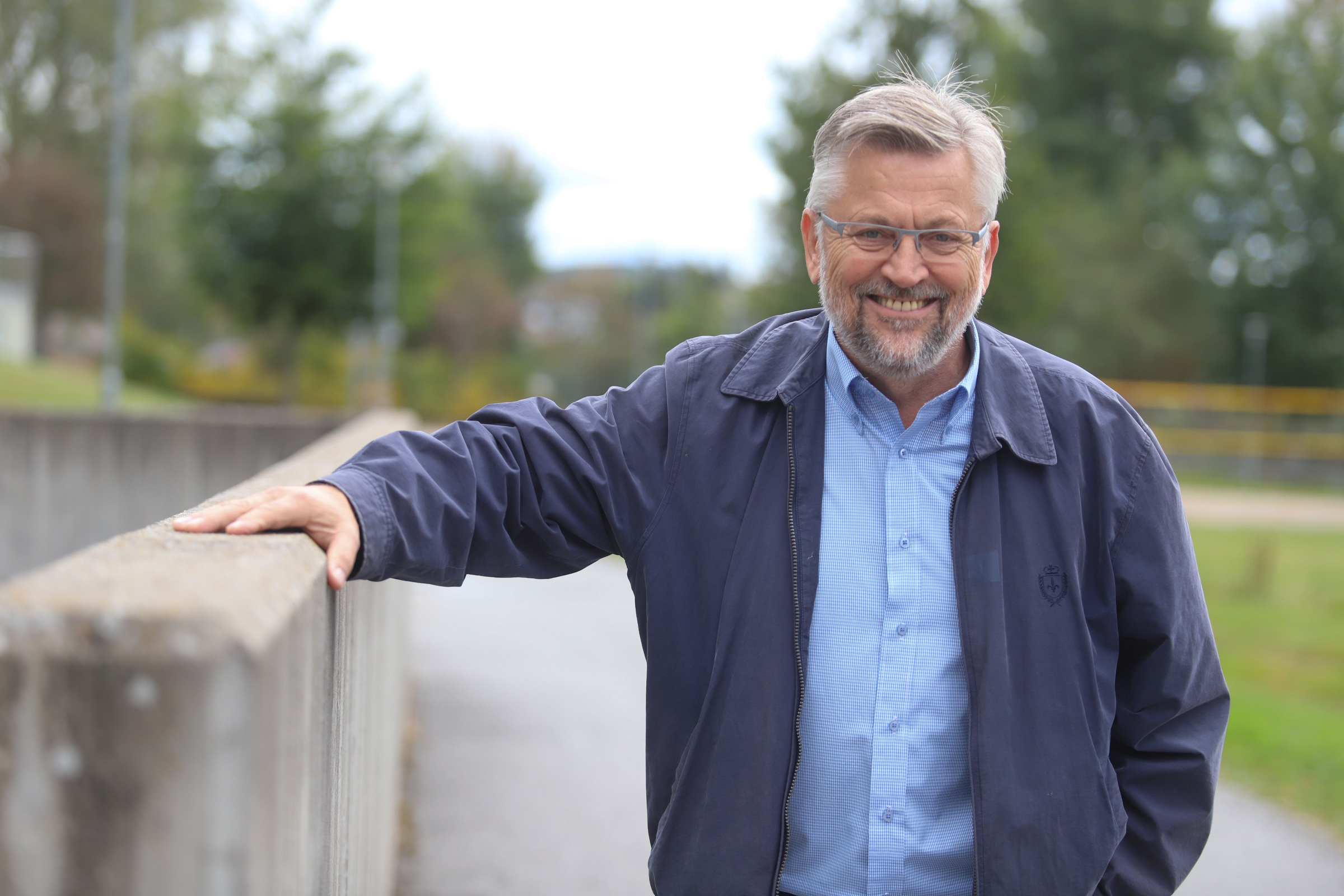 Sur Strand, leder i Innlandet fylkes trafikksikkerhetsutvalg med råd om hvordan man kan gjøre skolevegen tryggere.