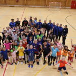 Det var mange som deltok på håndballskolen i Eidskoghallen.