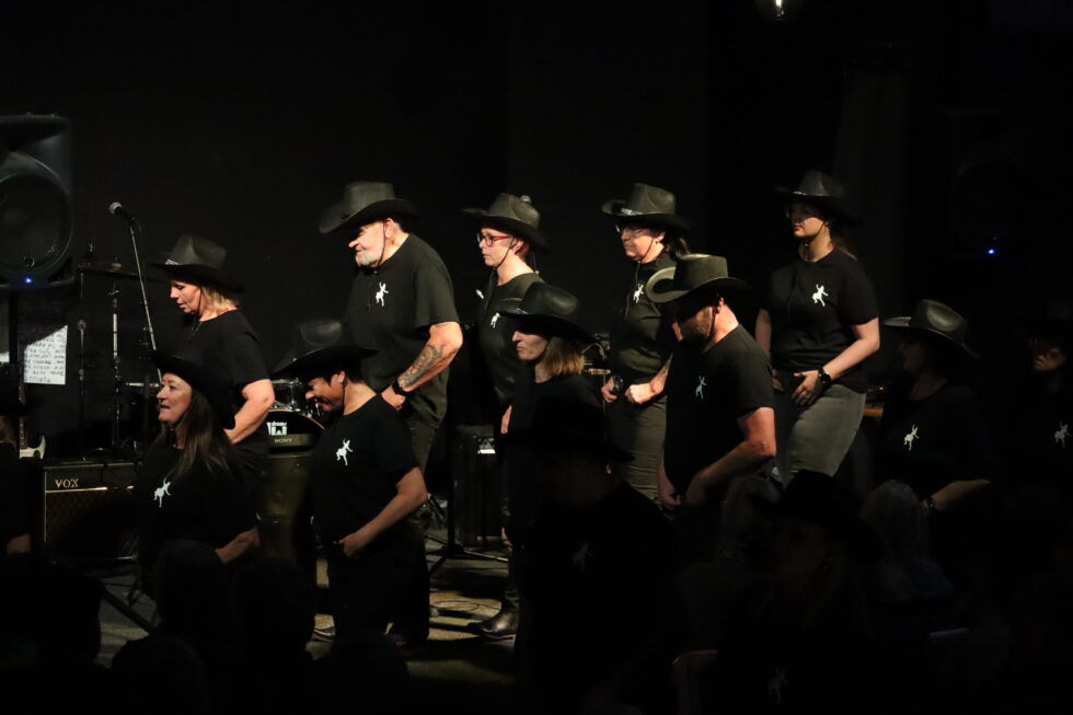 Boarder Linedancers startet showet lørdag kveld. — Foto: Vegard Lien Bønøgård